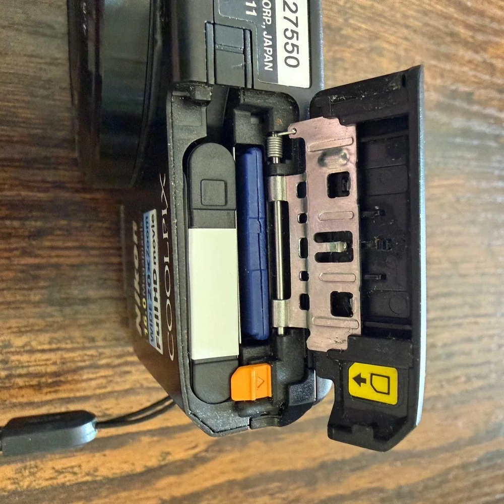 Nikon Coolpix S7000 16mp HD Video 20x Zoom Charger 2 Batteries SD Card WORKS
